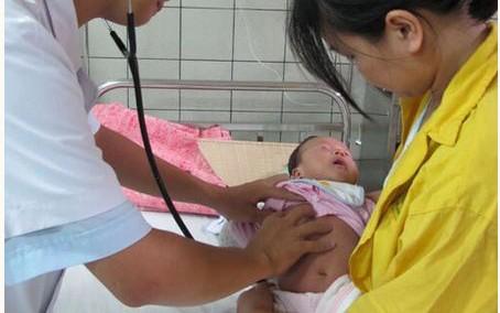 Viêm mũi họng ở trẻ mùa tựu trường: Cha mẹ cần làm gì để phòng bệnh?
